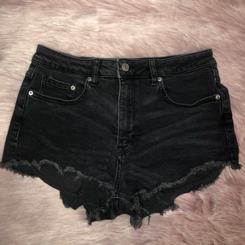 H&M High rise festival short